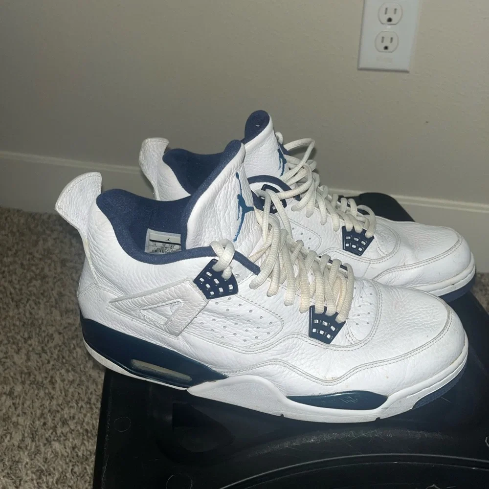 Jordan Men’s White & Navy Basketball Sneakers with Light Blue Jumpman